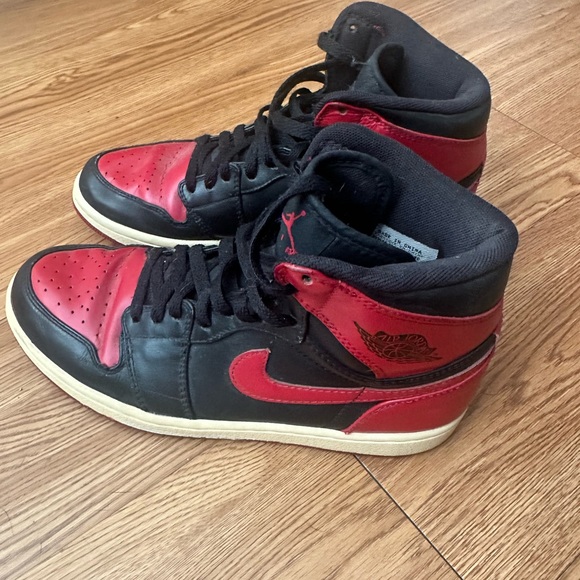 Air Jordan Bred 1s size 8 - Picture 4 of 7